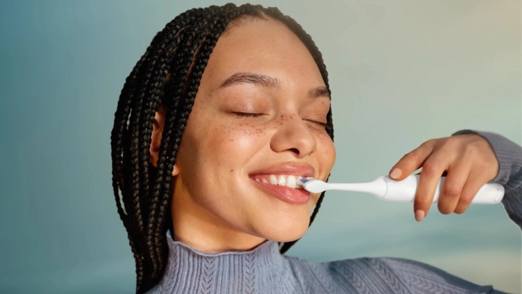 Smart pressure sensor to protect gums