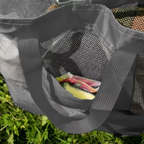 Large space with a mesh compartment for quick access