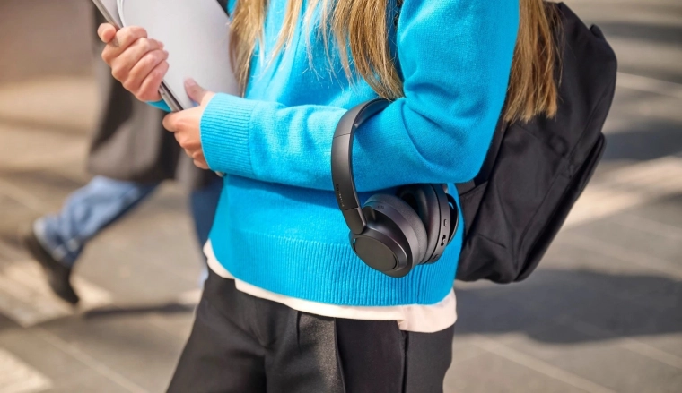 Lightweight build, comfort, and foldable design