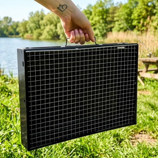 Foldable suitcase design for easy carrying