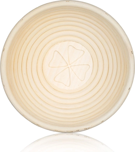 Four-leaf clover design for a unique look