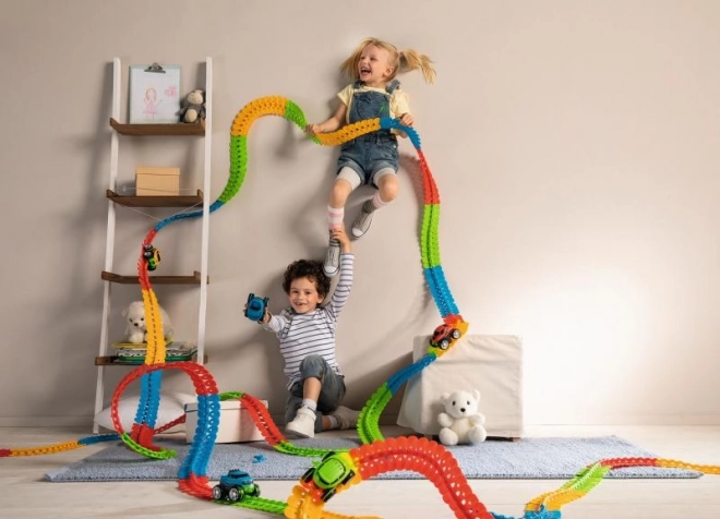 Flexible pieces for creative building