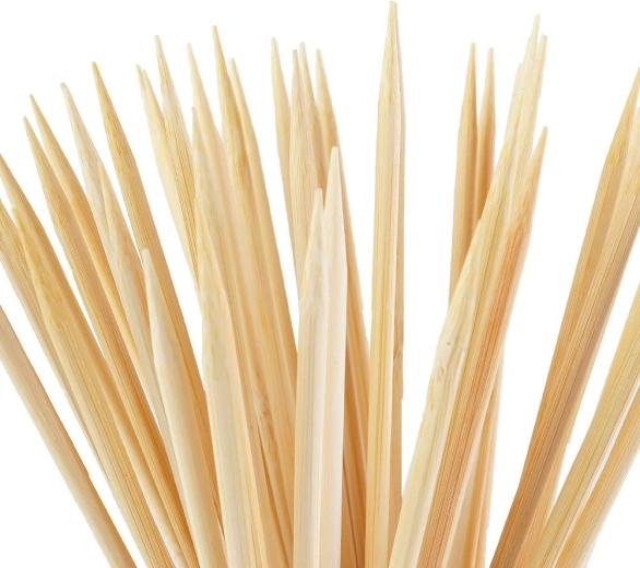 Naraven bambus z ostrim vrhom