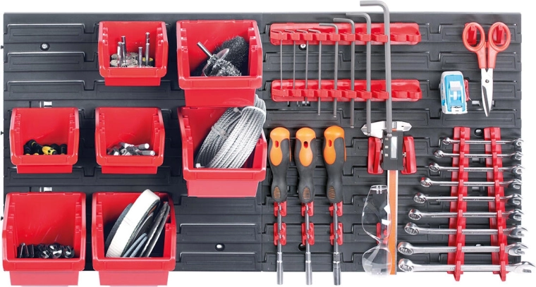 Tidy tools thanks to holders and hooks