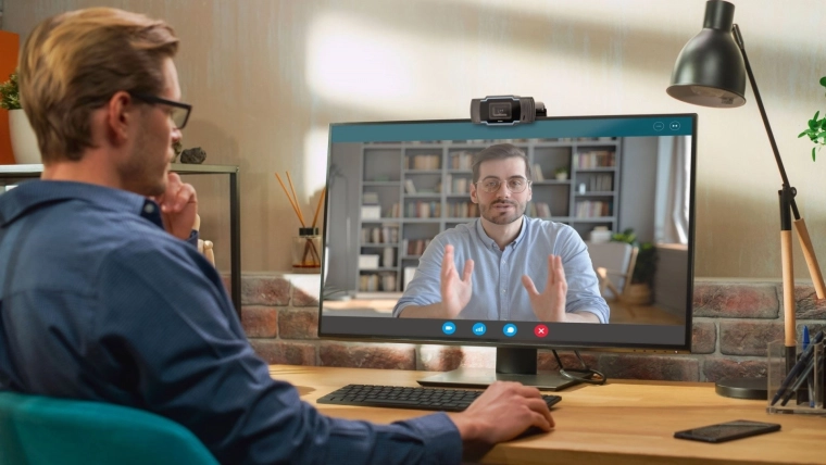 Universal clip and easy setup