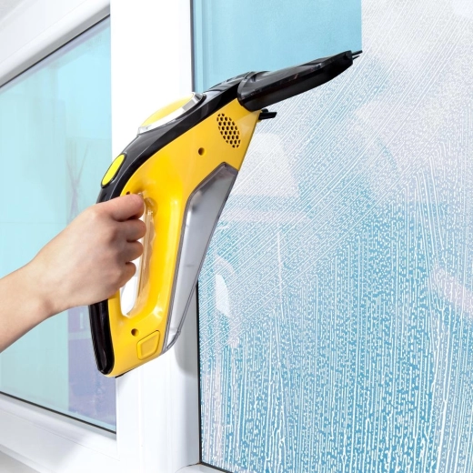 Streak-free clean surfaces