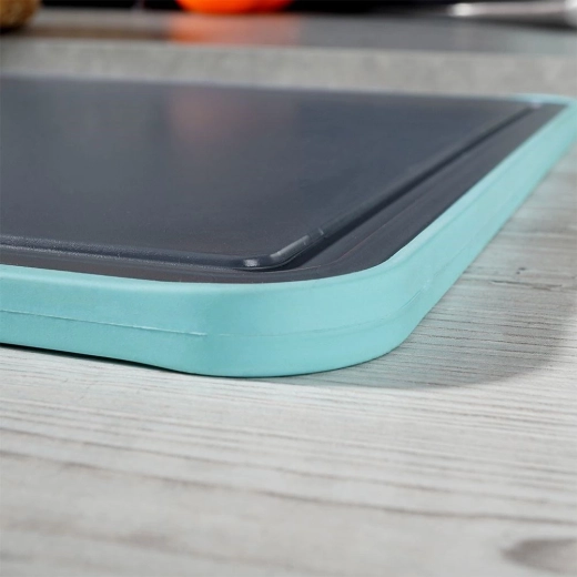 Čisto delovno območje zahvaljujoč žlebu za sokove