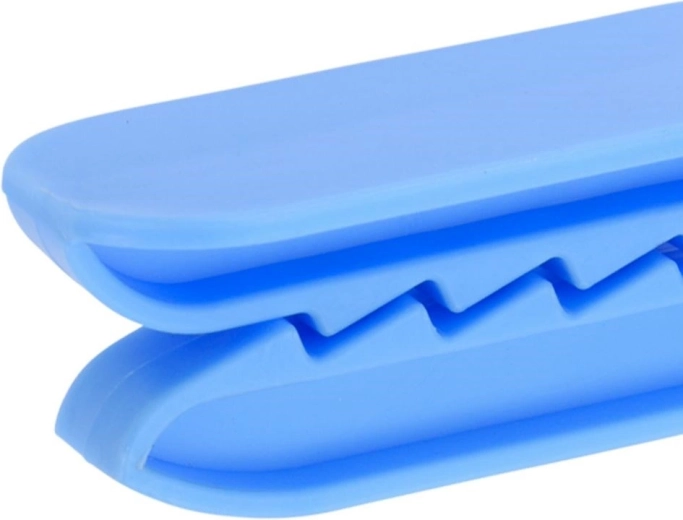 Pewne mocowanie ręcznika i koca