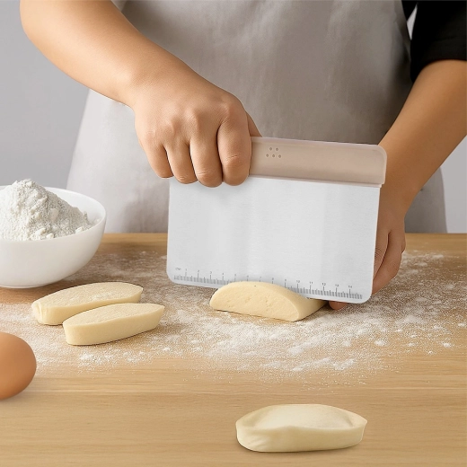 Multifunktionel hjælper til bagning og madlavning