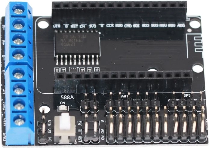 Široké napájení 4,5–36 V