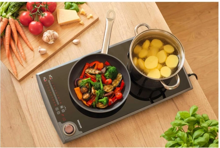 Two cooking zones for convenient cooking