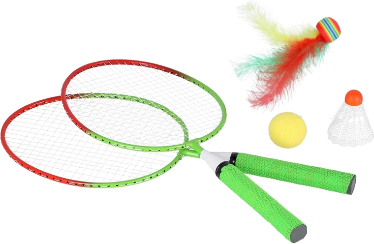 Compact design for travel and backyard play