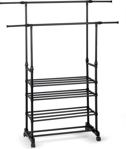 Quattro ripiani inferiori per scarpe e contenitori