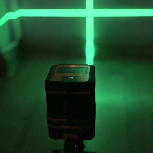 High-visibility green cross-line laser