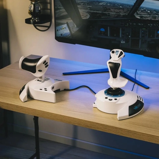 Nastavi upor joysticka in ergonomijo