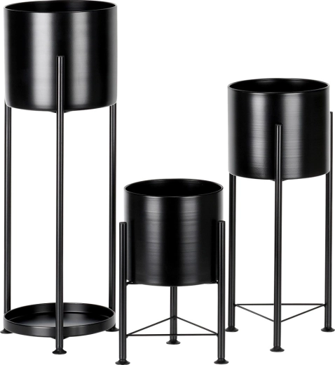 Structure métallique robuste en noir stylé