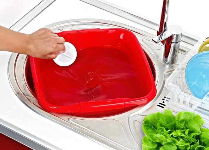 Scarico integrato con tappo per uno svuotamento agevole