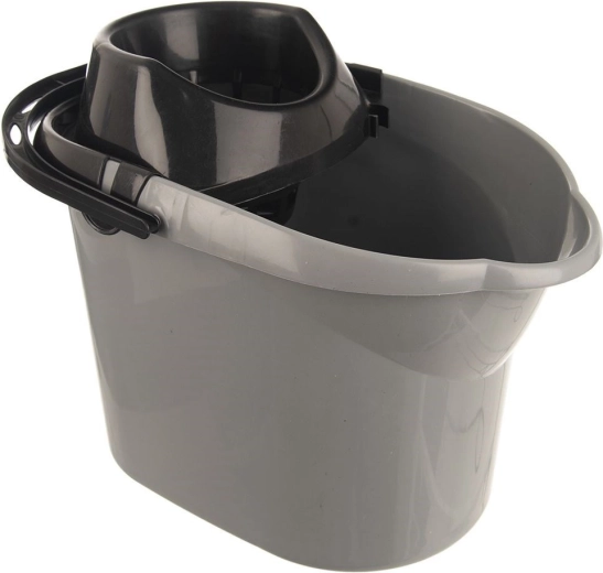 Strizzatore rimovibile per un mocio più asciutto