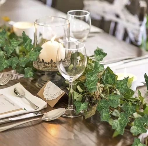 Ideale anche per tavole festive e decorazioni
