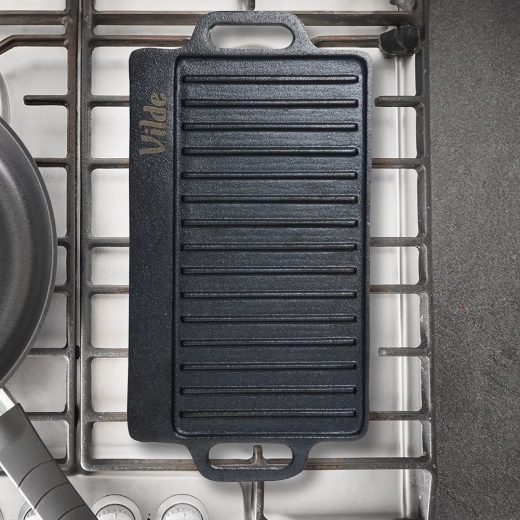 Heavy cast iron for perfect browning