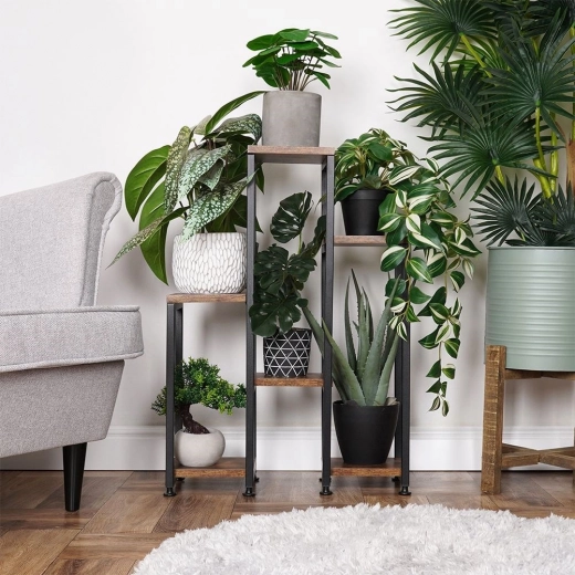 Večnivojska kaskada za 6 lončnic