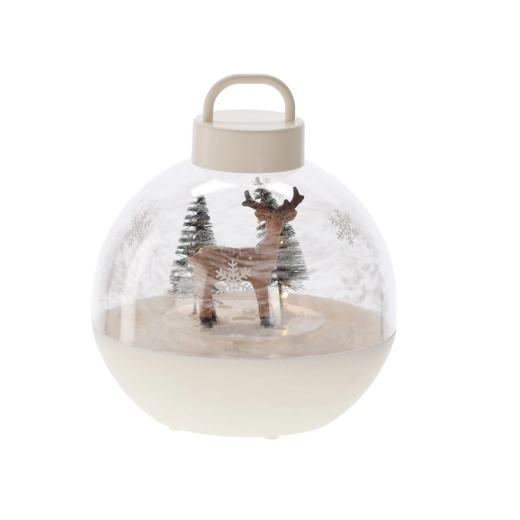 Scène hivernale magique avec renne