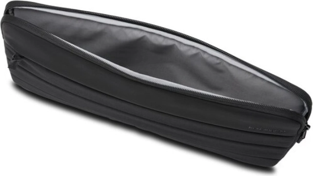 Practical front pocket and quality zippers