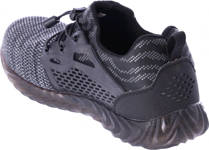 Prodyšný a lehký svršek