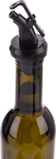 Closable dispenser for clean, precise pouring