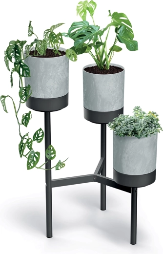 Sturdy metal frame with durable pots
