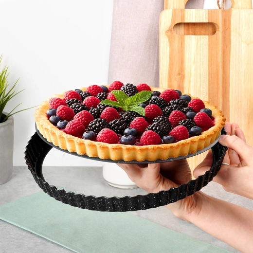 Decorative fluted edges