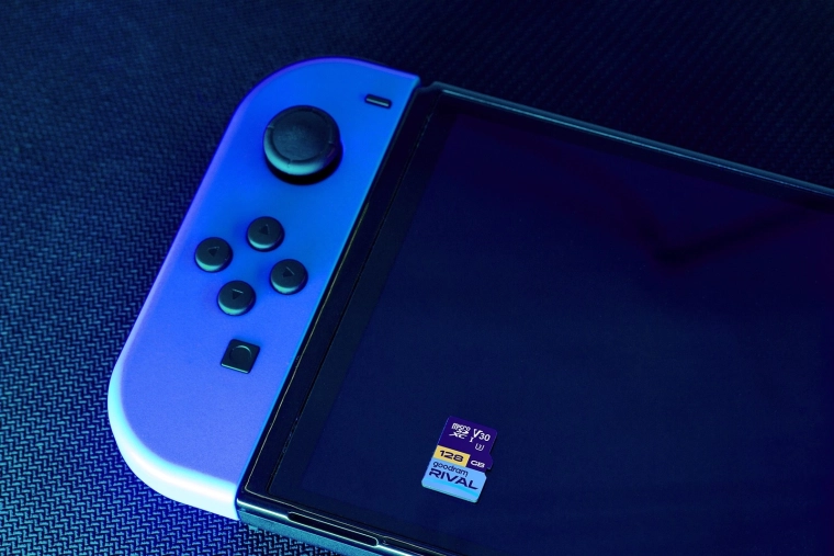 Fast memory expansion for gaming on the go