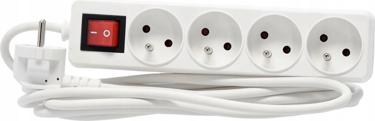 Quattro prese Schuko con messa a terra