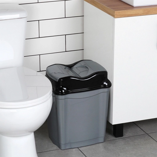 Dimensions compactes pour tout espace