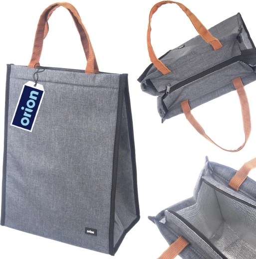 Praktické zipsové uzatváranie a vrecko