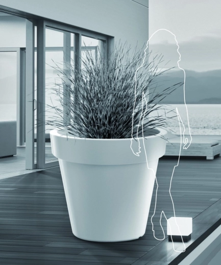 Adapté à l’intérieur comme à l’extérieur