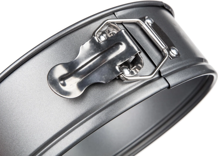 Side release for easy cake removal