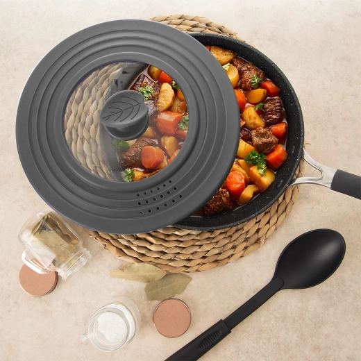 Steam control and a cleaner cooktop