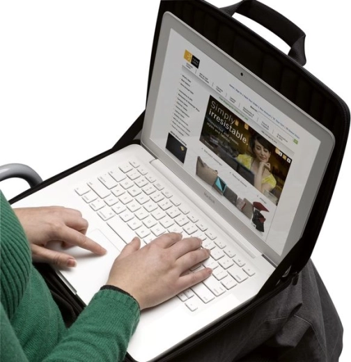 Puoi usare il notebook direttamente nella custodia