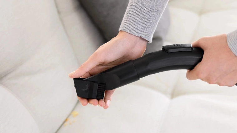 Detailní úklid čalounění a těžko dostupných míst