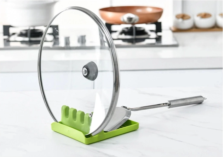 Čistá pracovní plocha při vaření