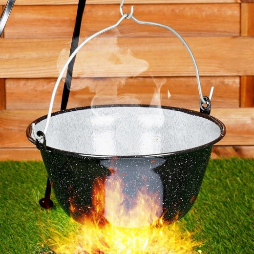 Comfortabel ophangen boven het vuur