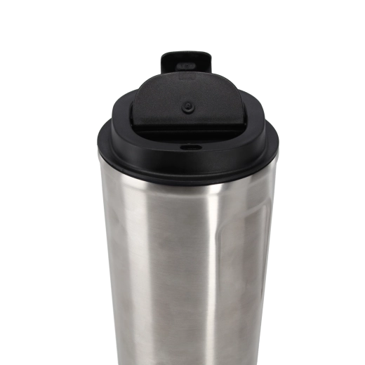 Vacuum insulation keeps drinks hot for up to 4 hours