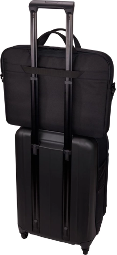 Pronta per viaggiare con la valigia