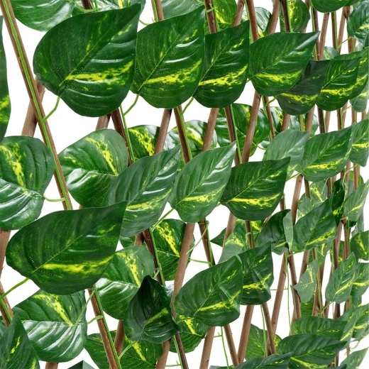 Naravno gosti in realistični listi