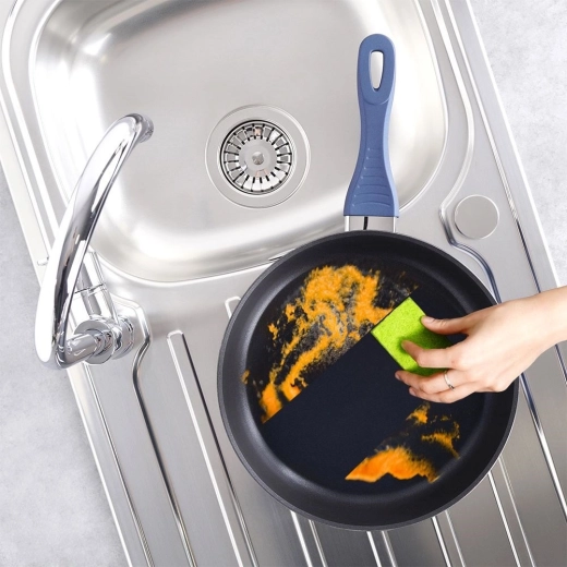 Easy cleaning and non-stick surface