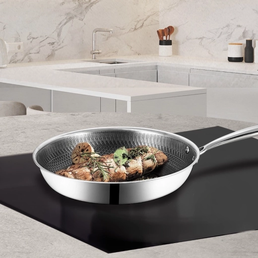 For induction and oven-safe up to 260 °C