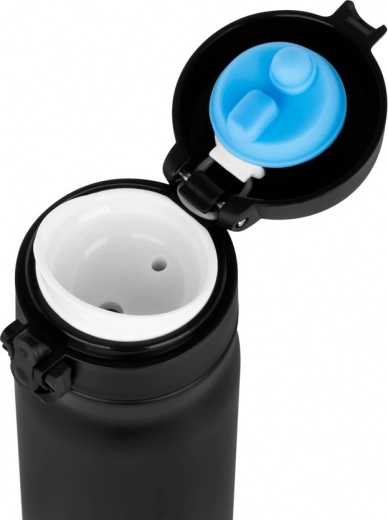 Praktické otváranie a čistý náustok