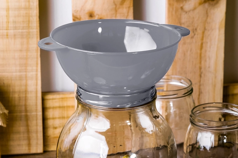 Practical helper for home canning