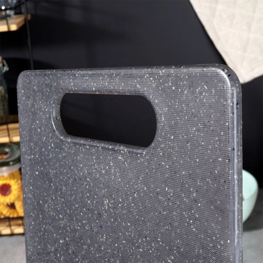 Higiensko: ne absorbira vonjav ali tekočin